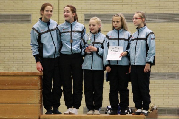 3. Platz für das Team des TV Gosenbach im Bezirk v. l. Alina Heupel sowie Schwester Marie,  Lisa-Marie Grauel, Paula Dapprich und Lea Stockhammer.