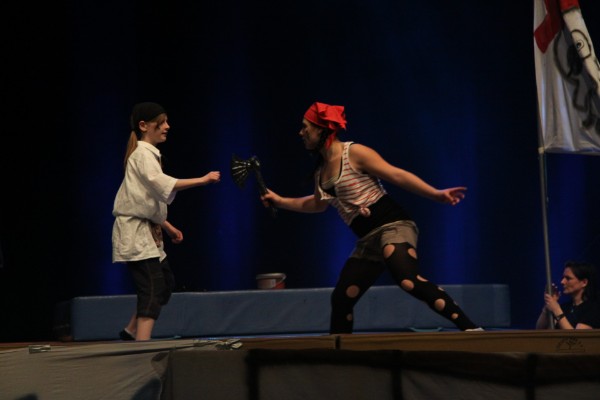 Jenny Kringe (r.) im Wettkampf mit Daniela Reh (l.). Jenny Kringe (r.) im Wettkampf mit Daniela Reh (l.).