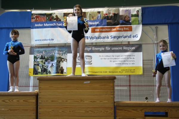 Wettkampf der Jüngsten gewann Laura Hofmann (M) vor Dana Irle (l.) und Leonie Mayer (r.). Wettkampf der Jüngsten gewann Laura Hofmann (M) vor Dana Irle (l.) und Leonie Mayer (r.).