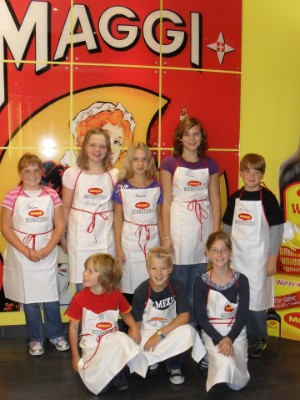 Zu Gast im Maggi-Kochstudio (v. l.) Melina Platt, Michelle Becker, Paula Dapprich, Anika Volkmer, Marius Stein, Cedric Kretzer, Fynn Noah Dapprich und Daniela Reh. Zu Gast im Maggi-Kochstudio (v. l.) Melina Platt, Michelle Becker, Paula Dapprich, Anika Volkmer, Marius Stein, Cedric Kretzer, Fynn Noah Dapprich und Daniela Reh.